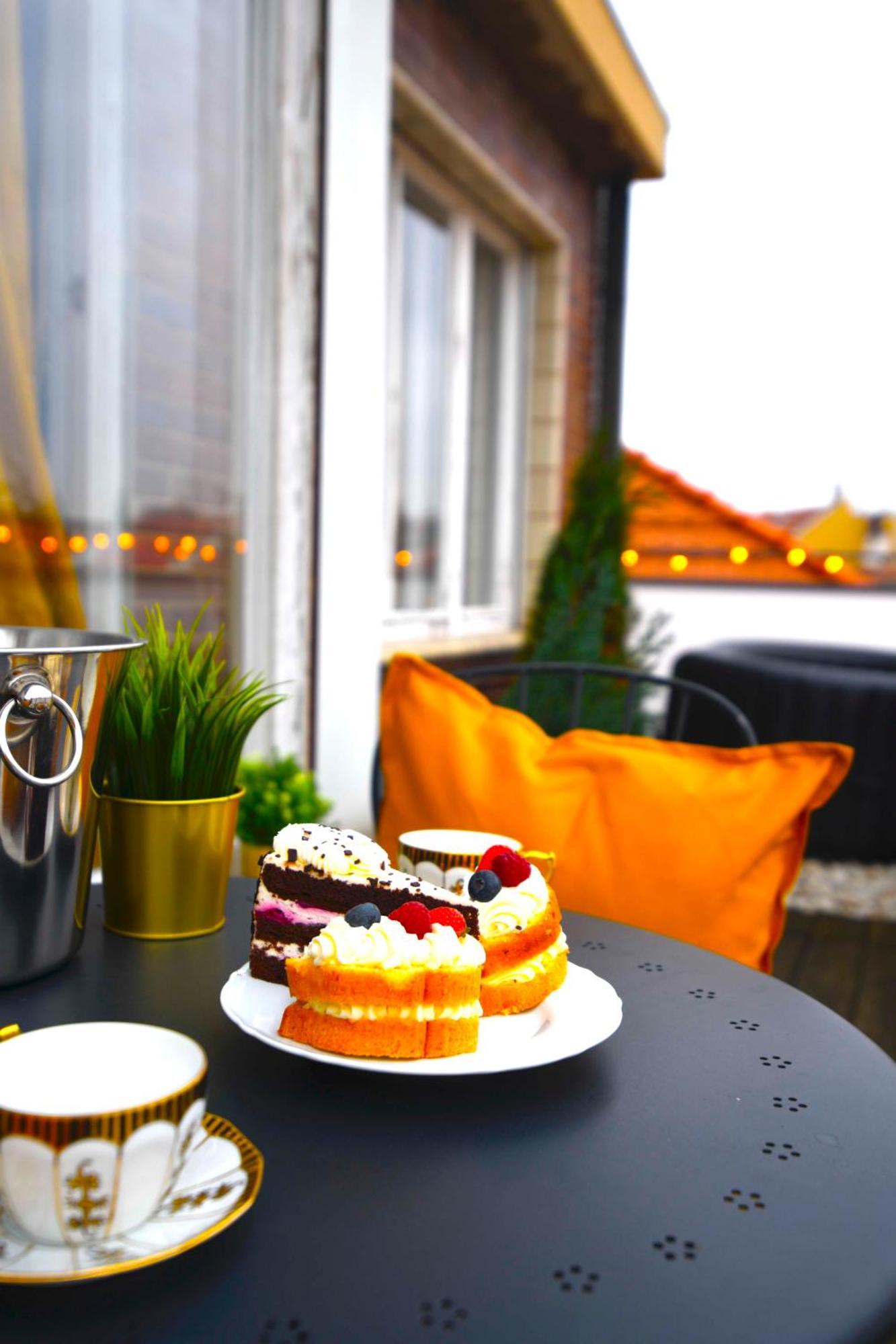 Waterfront River Side Roof Top Apartment - Terrace With City View Praga Exterior foto
