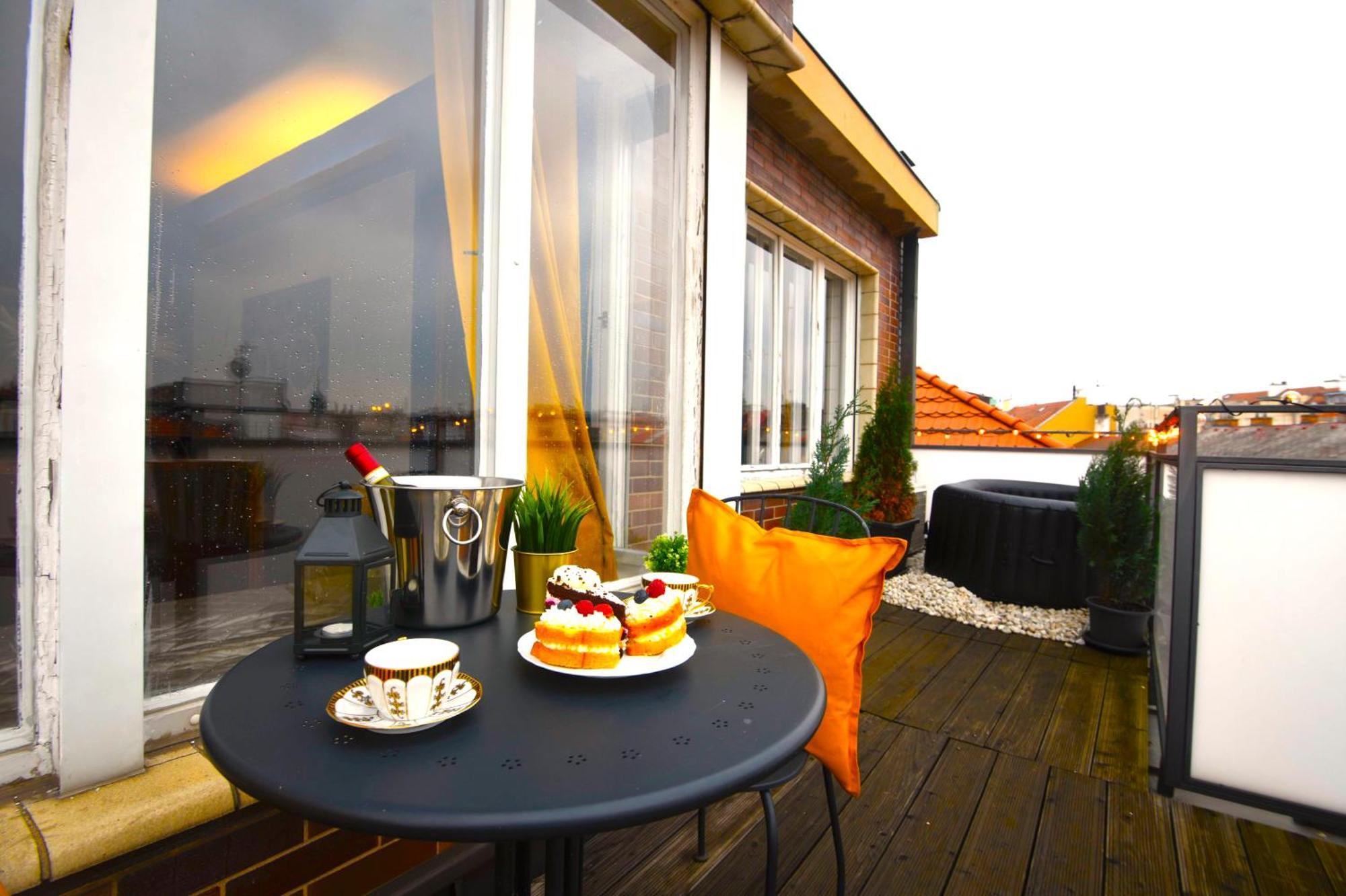 Waterfront River Side Roof Top Apartment - Terrace With City View Praga Exterior foto
