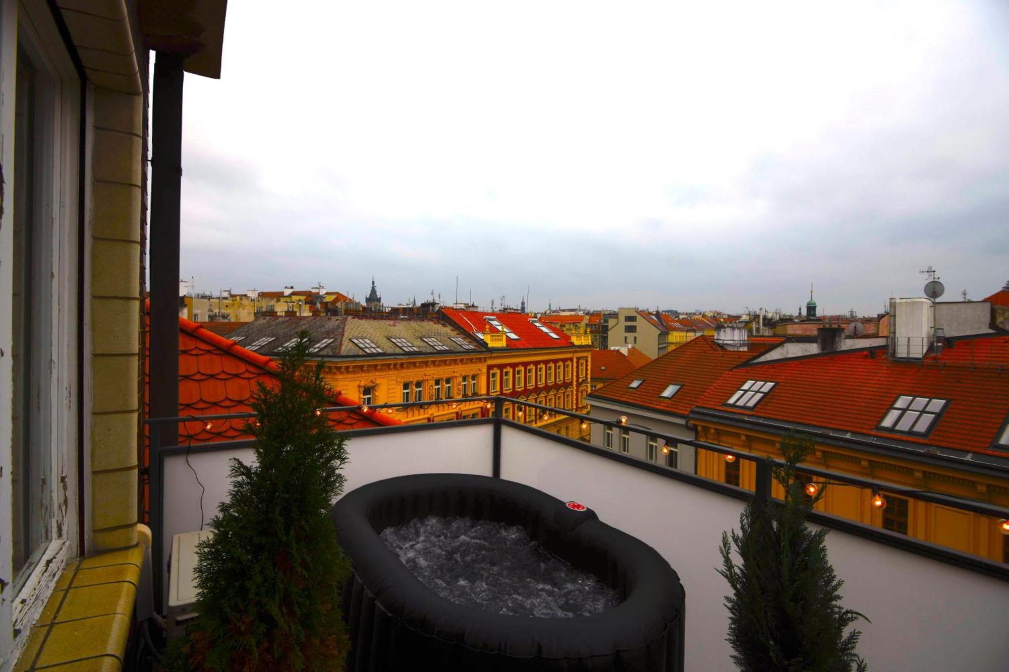 Waterfront River Side Roof Top Apartment - Terrace With City View Praga Exterior foto